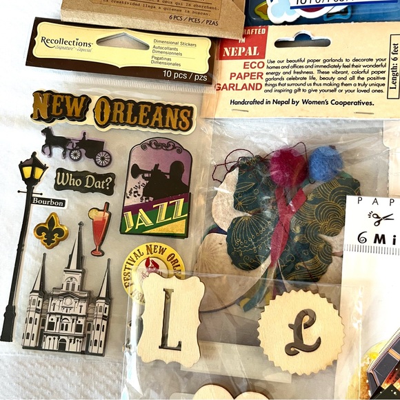 New Assorted Arts and Crafts Bundle 26 Pieces - Picture 6 of 12